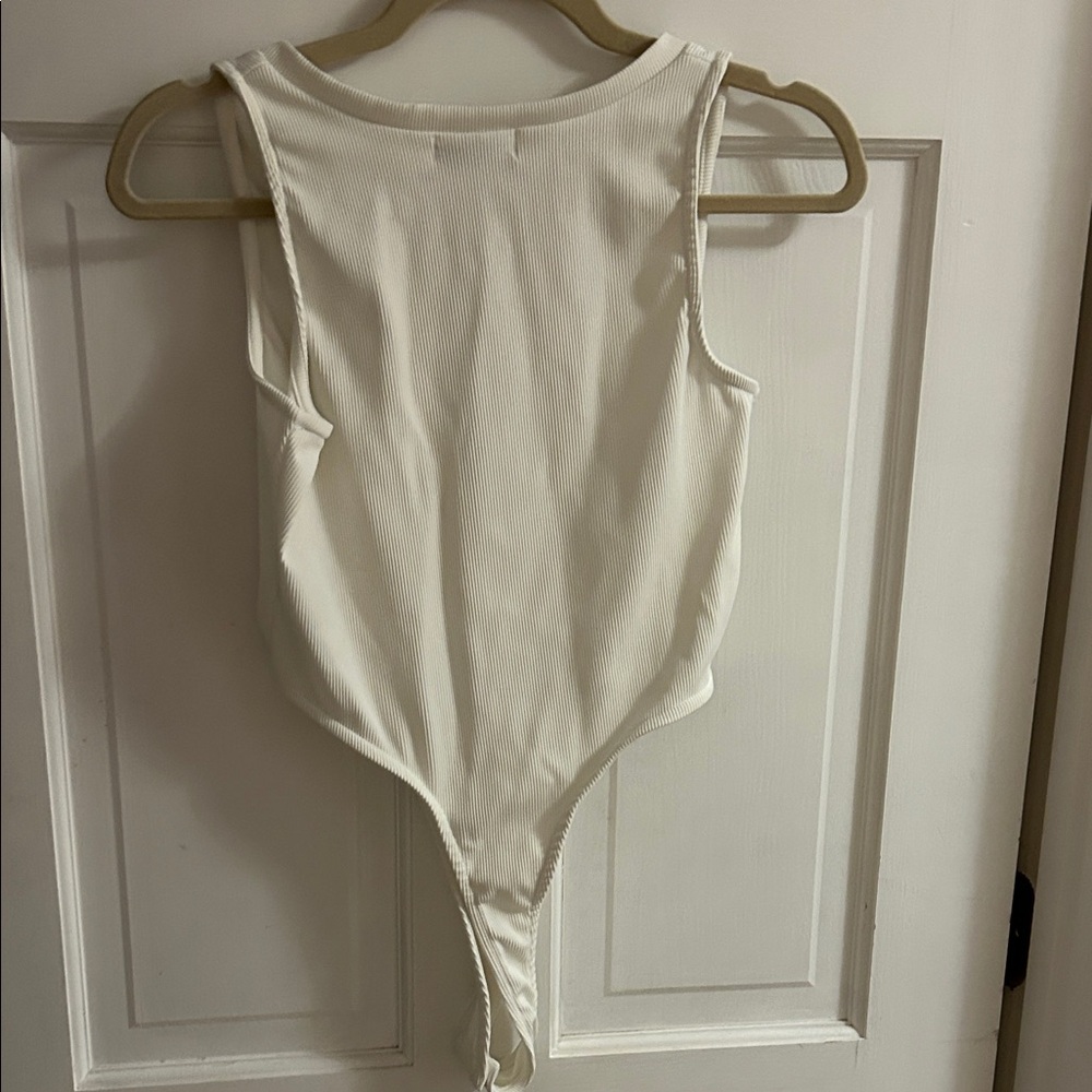 Edikted Ribbed Bodysuit - Picture 9 of 9